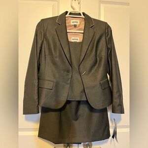 Size 8 Kasper Grey Women's Three pieces Blazer and Skirt Set NWT